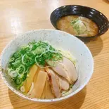 濃厚魚介とんこつ 背脂 つけ麺 ねぎ盛り【魚粉】 半飯セット（【濃厚つけ麺】富元製麺）