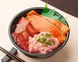 漬けサーモン漬けまぐろねぎとろ丼（魚丼屋next船橋店）