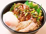 炭火風味ねぎとろ炙りハラス温玉丼（魚丼屋next船橋店）