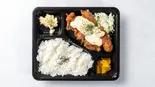 チキンタルタル弁当（たこ焼き、焼きそば、唐揚げ、お弁当 ルーツサカバ）