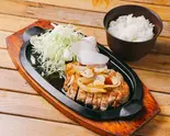 気まぐれ弁当 ポークステーキ(トンテキ)（カラオケダイニング CLOVER）