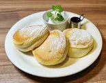 【看板メニュー】ふわとろプレーンパンケーキ（街の珈琲店 よこはま物語 yokohama monogatari）