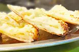ガーリックチーズナン Garlic Cheese Naan コンボナン（バーラティ）