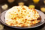 チーズナン Cheese Naan（バーラティ）