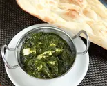 ほうれん草カリー(プレーンナン1枚つき) Saag Curry पालक (1 plain naan Incl)（インド・バーラト料理 バーラティ 錦糸町店）