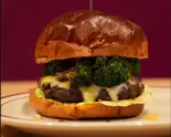 Broccoli Mozzarella Burger（THE BURGER CLUB）