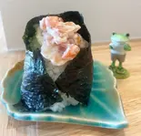 サーモンチーズマヨ（おにぎりと定食 うじさんち）