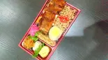 特選鶏焼き2色弁当（お食事処 楽氣）
