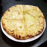 ハニーチーズナン honey cheese nan（インド・ネパール料理 ロードブッダ 大森店）