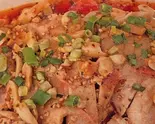 蒸し鶏の四川胡麻辛子ソースかけ（鴻運食房）