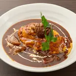 じっくり煮込んだビーフシチューのオムライス(HIKARI cafe)