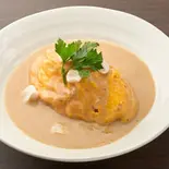 ヤリイカとアンチョビバターソースオムライス(HIKARI cafe)