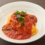 ナスとベーコンのトマトソースオムライス(HIKARI cafe)