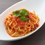 茄子とベーコンのトマトソースパスタ(HIKARI cafe)