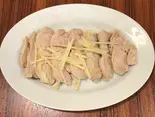 ガイヌン 蒸し鶏の盛り合わせ Steamed Chicken Platter（タイレストラン アロイ）