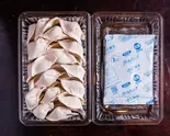 冷凍餃子15個(保冷剤付) Frozen Gyoza Dumplings (15 Pieces) (Comes with Ice Pack)（餃子専門店黒兵衛）
