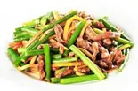 牛肉とにんにくの芽炒め(蒜薹牛肉丝)（香郷源）