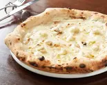 【人気No.3】4formaggi クワトロフォルマッジ Quattro Formaggi シチリア産ハチミツ添え（La Stazione Della Pizza）