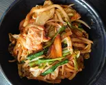キムチ焼きうどん（お食事処 なごみ）