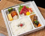 幕の内弁当(刺身入り)（剣寿司 Kenzushi）