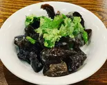 パクチーとキクラゲ和え（中国料理 栄偉豊）