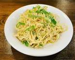 干し豆腐ラー油和え（中国料理 栄偉豊）
