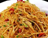 じゃが芋と豚肉の唐辛子炒め（中国料理 栄偉豊）
