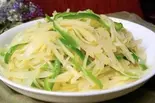 じゃが芋とピーマンの細切り炒め（中国料理 栄偉豊）