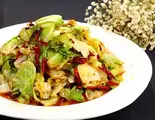 キャベツと豚肉の辛口炒め（中国料理 栄偉豊）