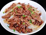 牛肉クミン炒め（中国料理 栄偉豊）