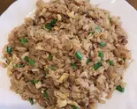 黒炒飯(チャーシューいり)（中国料理 栄偉豊）