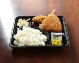 アジと白身フライ弁当（うおよし食堂）
