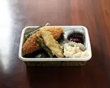 のり弁当(白身フライ・天ぷら)（うおよし食堂）