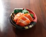 サーモン丼（うおよし食堂）