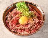 月間15000食売れたローストビーフ丼（深夜食堂 女子大やまぐち）