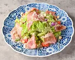 スペイン産生ハムのシーザーサラダ（深夜食堂 女子大やまぐち）