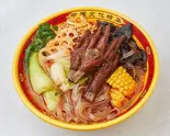【新商品】鳥の足入りマーラータン セットSpicy Hot Pot with Cowhells 鸡爪麻辣烫（好美味麻辣湯 四谷店）