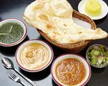 Cセット(カレー3種) C Set (3 Types of Curry)（Herbal Spice Kitchen）