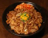 豚バラニンニク丼（デカ盛り丼ぶり豊平探偵団）