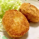 じゃがいも肉入りコロッケ 2ケ（手打ちそば 志喜千庵）