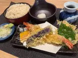 天然海老の天ぷらと冷麦せいろ（手打ちそば 志喜千庵）