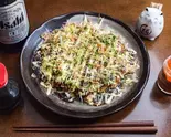 油かすお好み焼き Okonomiyaki with Oil Cake(じゃんぼたこやき たっくん)