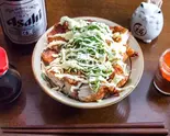 からマヨ丼 Rice Bowl Topped with Fried Chicken and Mayonaise(じゃんぼたこやき たっくん)
