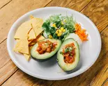 アボカドサラダ（MOGA cafe 宇田川町店）