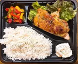 ハーフトマトハーブチキン弁当Half Tomato Herb Chicken Bento(【チキンステーキ弁当】Master Of Chicken~登戸駅前店~)