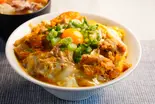 月見親子丼とわかめスープ Tsukimi oyakodon and seaweed soup（【出汁の親子丼】鶏ヶ屋(TORIGAYA)～北池袋店～）
