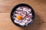 天神A5和牛ローストビーフ丼（天神和牛バーガー Tenjin Wagyu Burger）