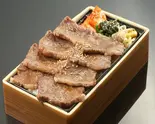和牛特選上ロース弁当 Japanese Special Loin Beef Bento Box（炭火焼肉と韓国料理カンテイポウ）