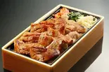たっぷり200g、タレ漬け豚キング弁当（炭火焼肉と韓国料理カンテイポウ）