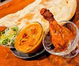 『リピート率100%%』タンドリーチキンとナンとサラダ付きのお得セットCurry with Tandoori Chicken Nan and Salad（ザ フュージョン）